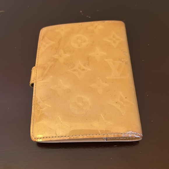 Louis Vuitton tan Vernis agenda . Good condition. Some color transfer! - Picture 2 of 7